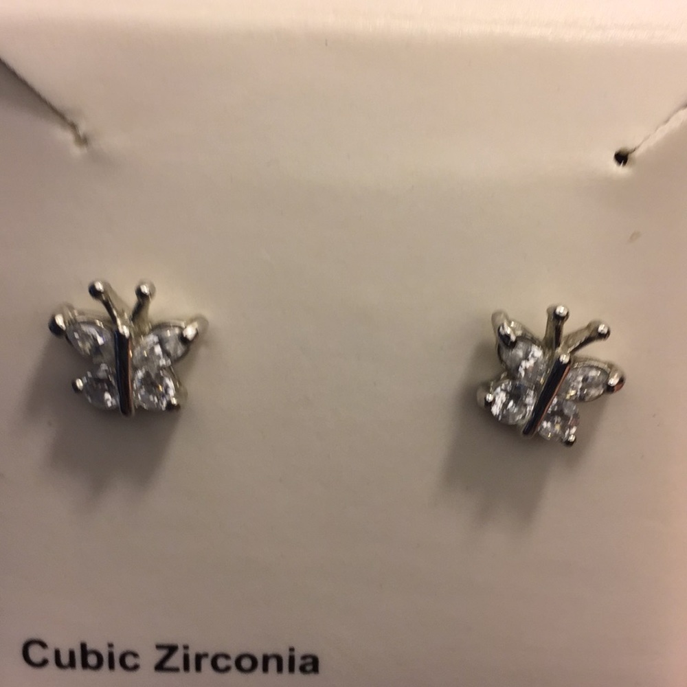 Butterfly necklace with matching earrings set - Picture 3 of 4